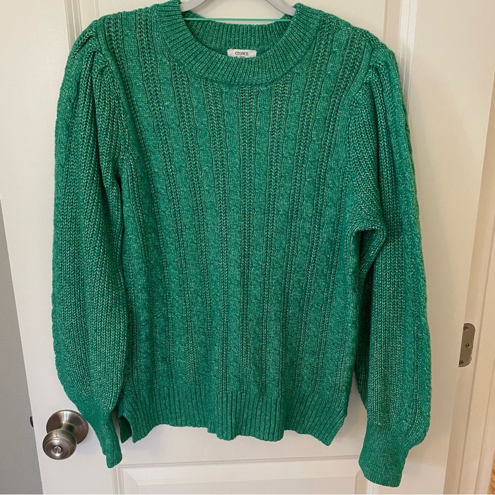 Crown & Ivy Green Cable Knit Sweater
